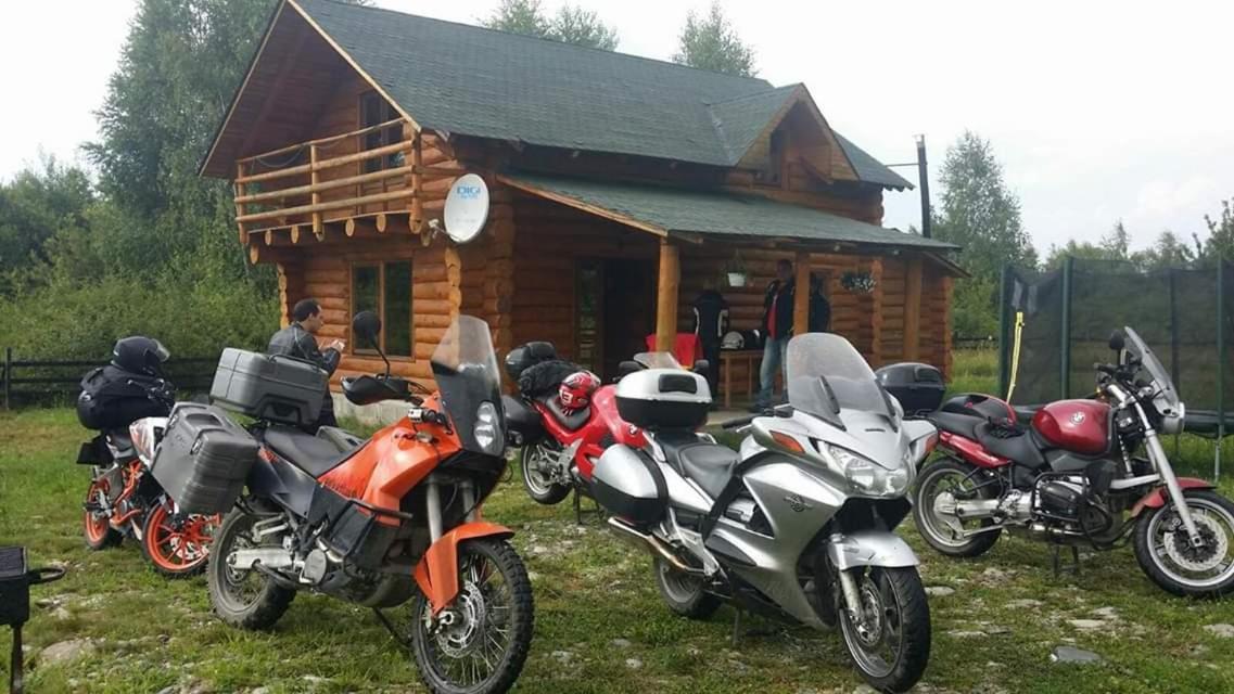 Musketeers Cabin Porumbacu de Sus Esterno foto